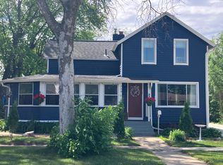 230 S Chestnut St, Belle Plaine, MN 56011