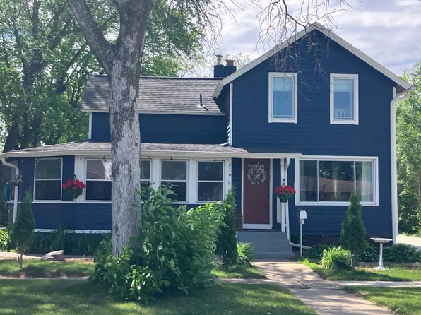 230 S Chestnut St, Belle Plaine, MN 56011