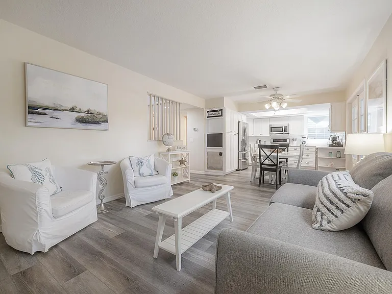 4210 W Roland St — Photo 37