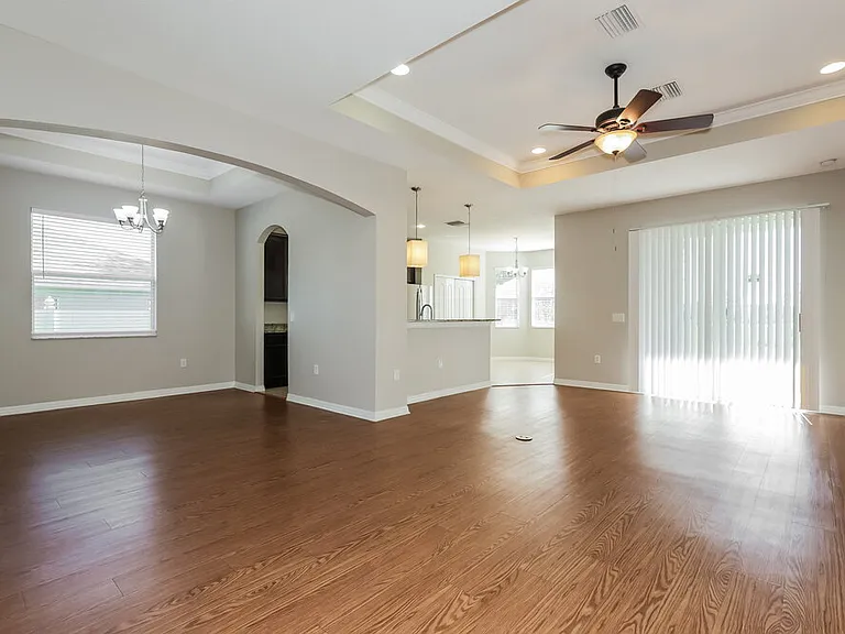 3911 Constantine Loop — Photo 4