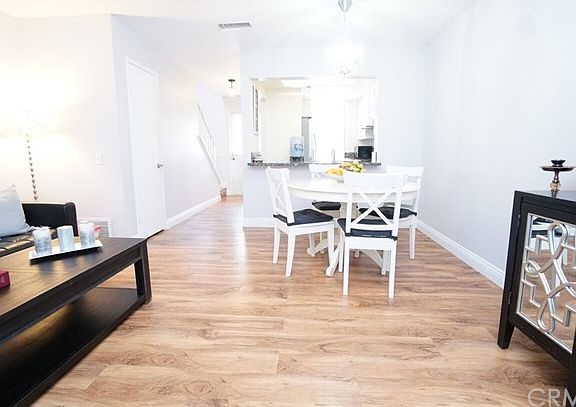 3rd image of 29 Abbeywood Ln