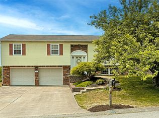 1037 McAllister Dr, New Kensington, PA 15068