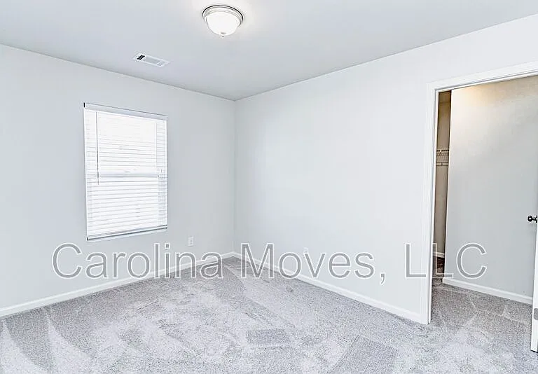 638 Farmstead Trl — Photo 11