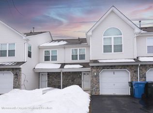 33 Saratoga Ct, Tinton Falls, NJ 07753