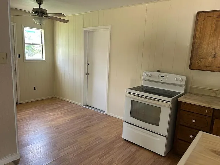 13 Nelson Ave — Photo 4