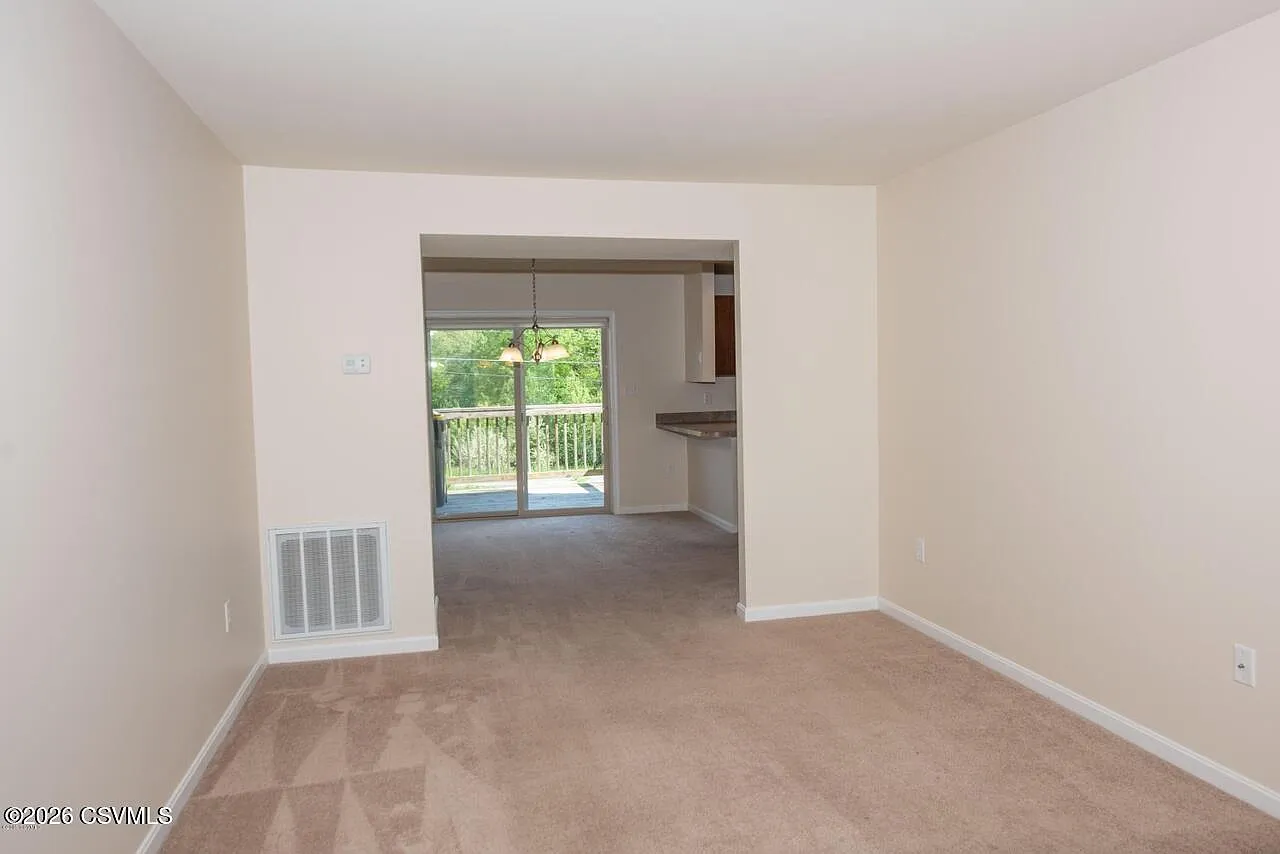 3 bed, 1524 sqft, $1,400 — Photo 4