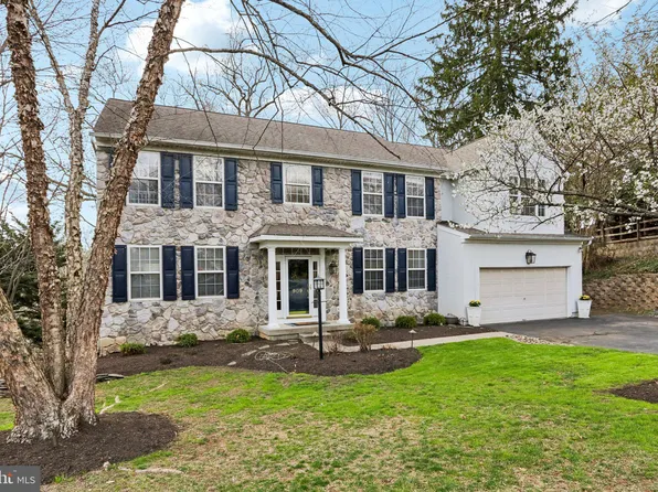 909 W Daffodill Ln, Media, PA 19063