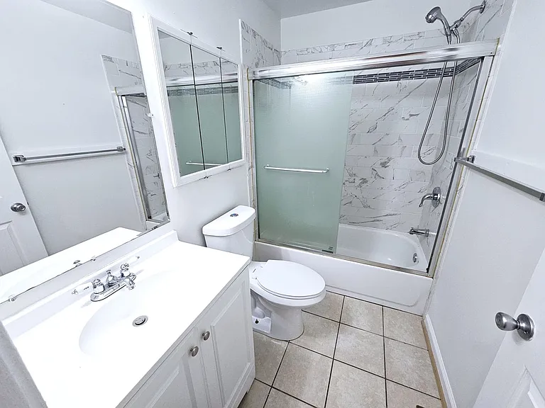 235 S Highland Ave — Photo 12