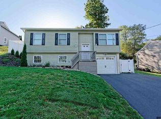 3 Ridge Rd, Rensselaer, NY 12144