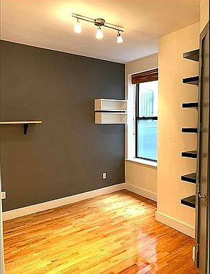 1st image of 658 Park Pl #1W