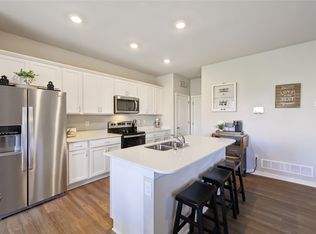 917 Maywood Ln, Waukee, IA 50263