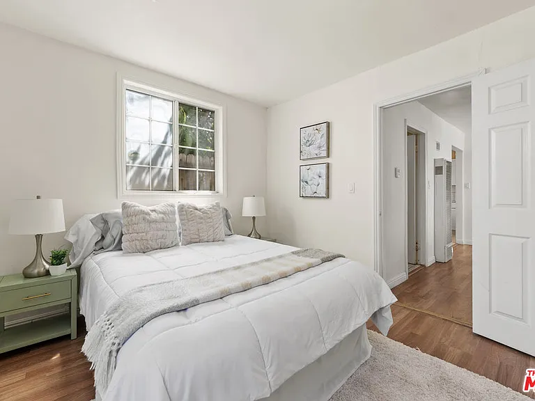 1114 S La Peer Dr — Photo 33