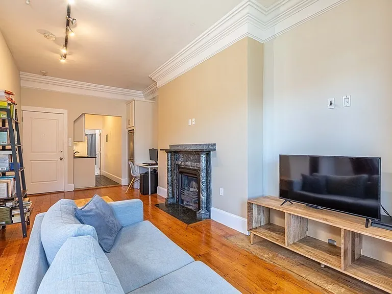 195 Beacon St #9 — Photo 3