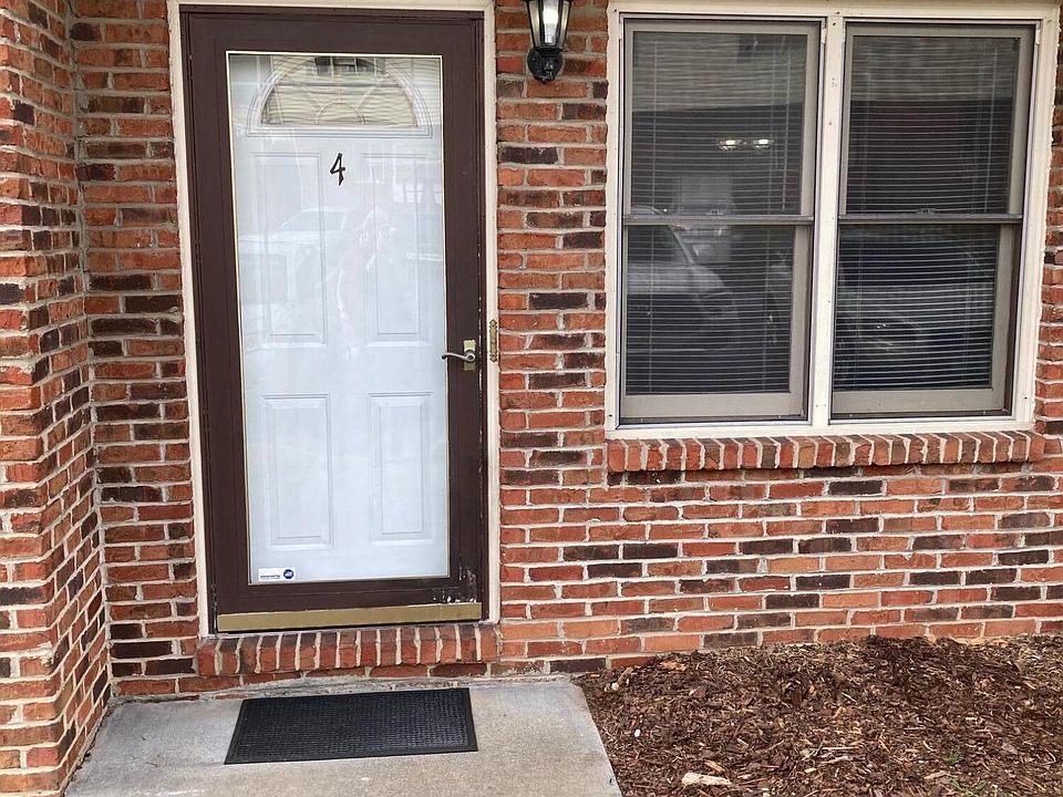 2nd image of 1800 Seminole Dr APT 4