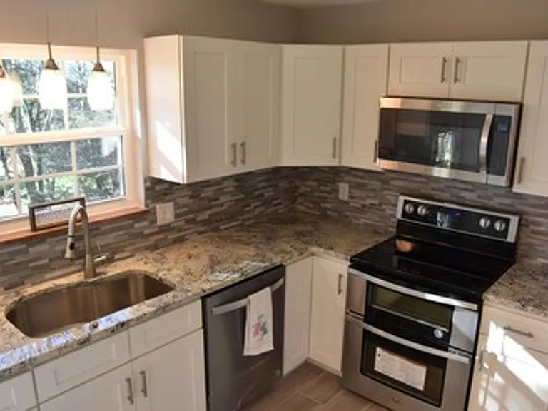 8204 Corteland Dr — Photo 7