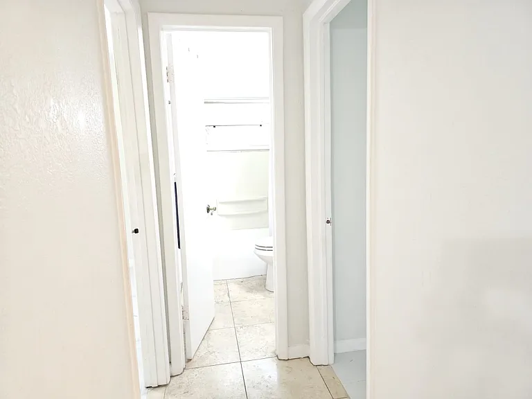 302 Lincoln Ave #10 — Photo 12