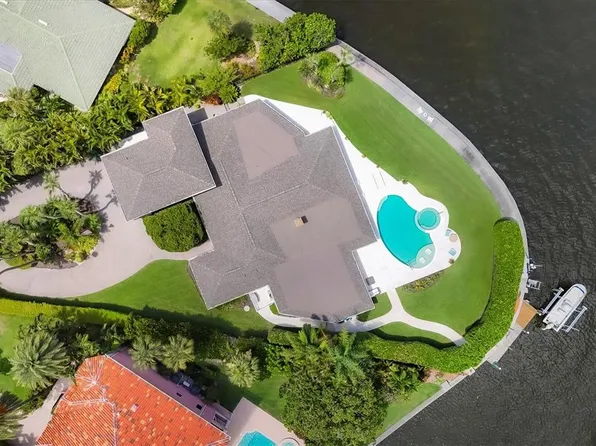 1701 Sandalwood Dr, Sarasota, FL 34231