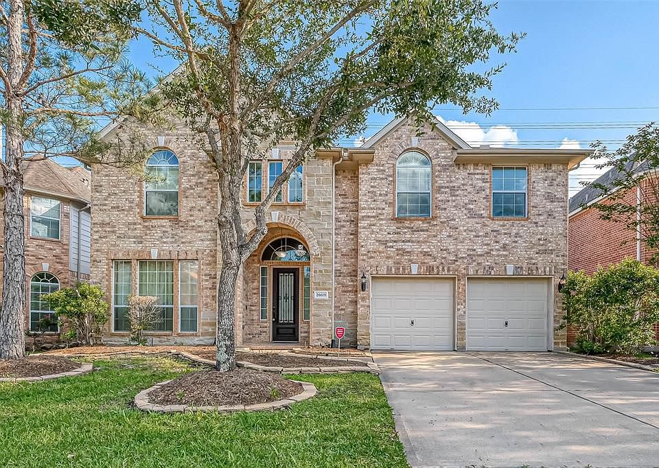 1st image of 26619 Richwood Oaks Dr