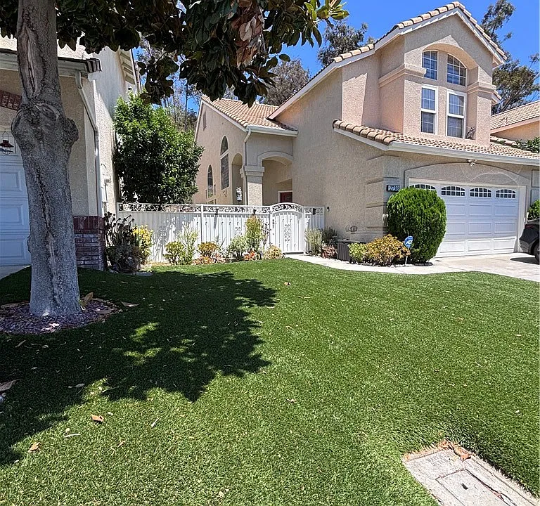 2738 La Salle Pointe