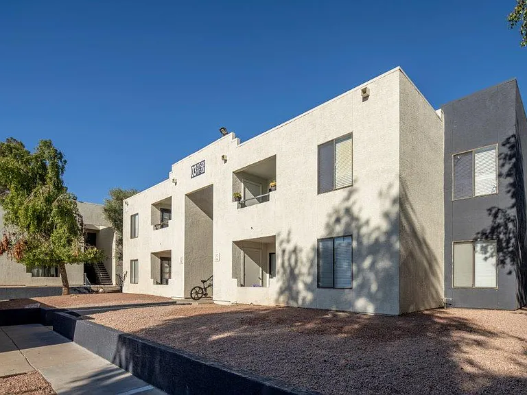 SunPointe Apartments — Photo 17