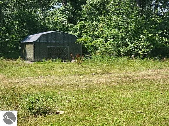 3rd image of 2615 Shaffer Rd #1
