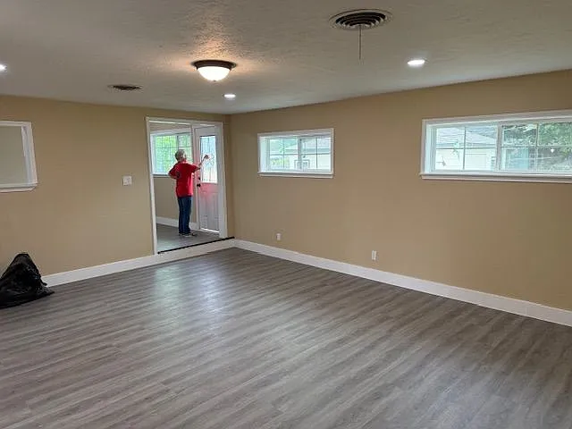 2519 Maple St — Photo 4
