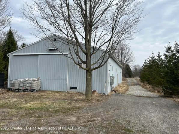 1059 N Michigan Rd, Eaton Rapids, MI 48827