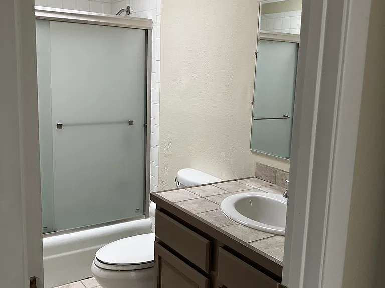 Upper floor bathroom