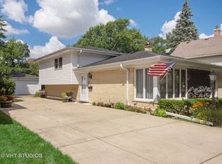 816 N Highland Ave, Arlington Heights, IL 60004