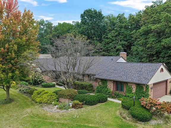 3rd image of 51200 Pheasant Run Dr