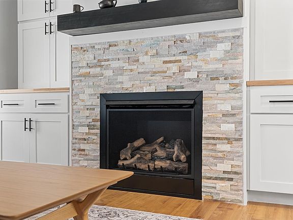 5th image of 2409 Old Firetrail Rd