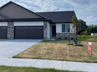 842 Armands Ln, Tiffin, IA