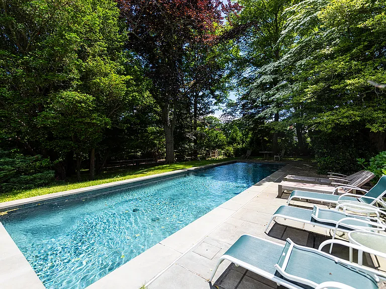 Huntting Ln — Photo 2