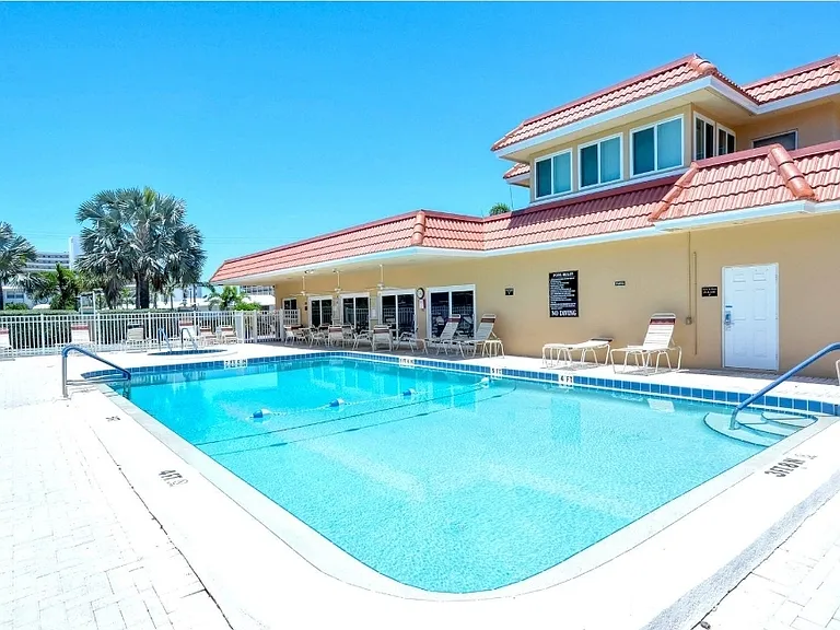 1250 N Portofino Dr #301 — Photo 20