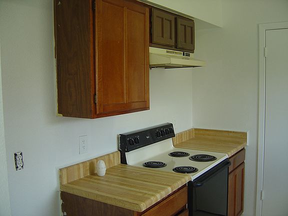 5th image of 611 Shenandoah Dr