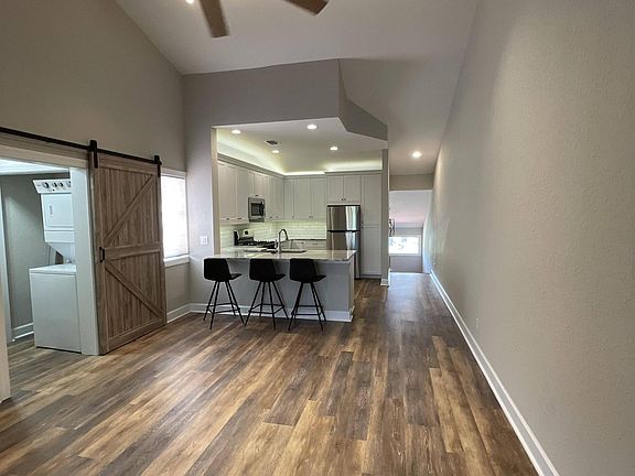 2nd image of 1712 Garden Lake Dr #1712