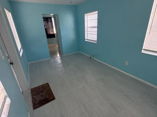 5120 17th Ave N #2, Saint Petersburg, FL 33710