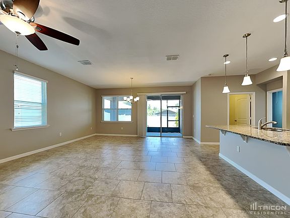 4th image of 132 Waterside Cir