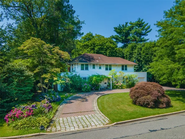 14 Clover Drive, Great Neck, NY 11021