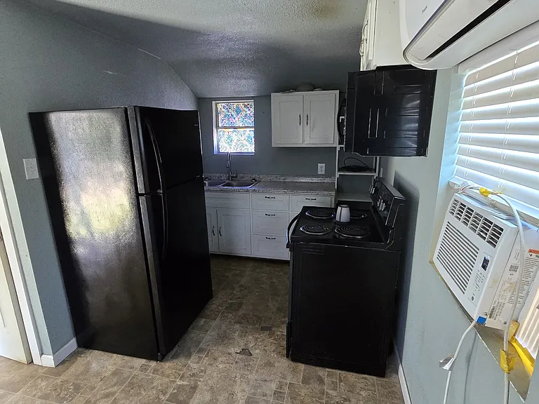 1512 N Esplanade St #3 — Photo 4