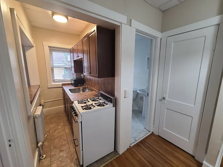 1625 East Ave — Photo 31