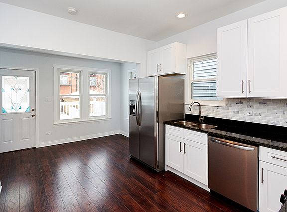 5th image of 4011 S Artesian Ave