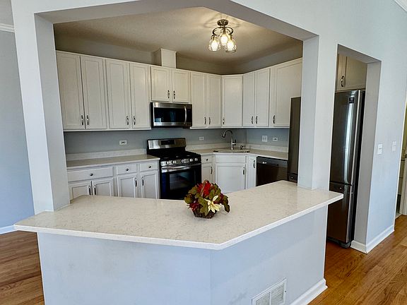 5th image of 788 Cherry Creek Dr