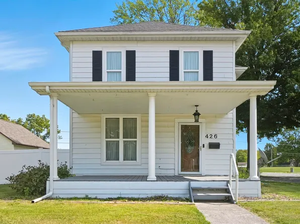 426 N Line St, Churubusco, IN 46723