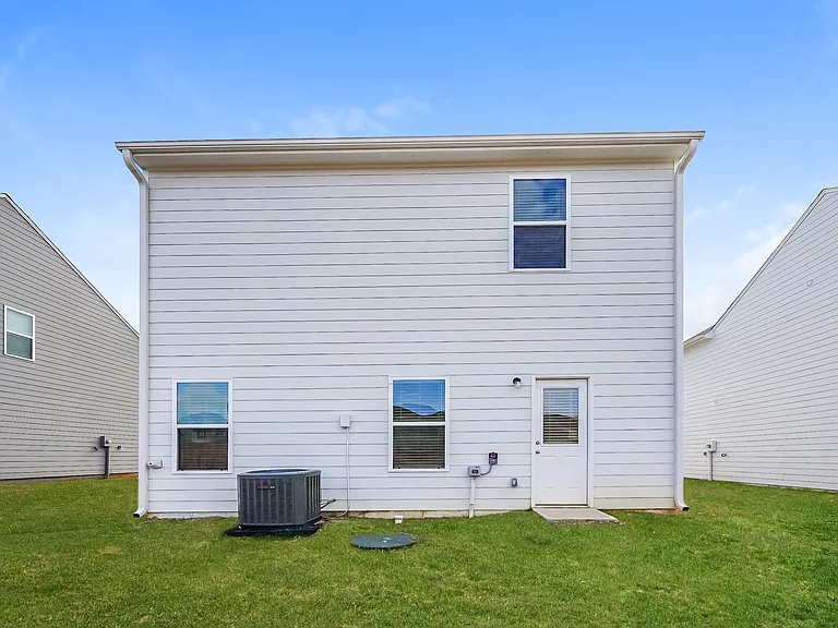 535 Clover Cir — Photo 16