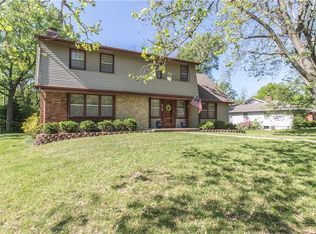9301 NW Pleasant Dr, Parkville, MO 64152