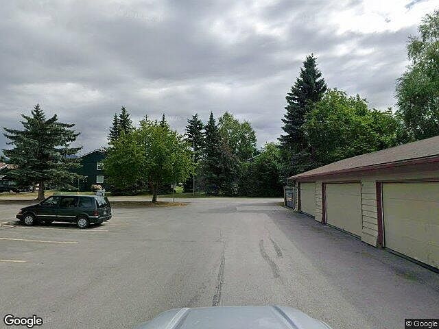 Exterior Neighborhood (street photo)
