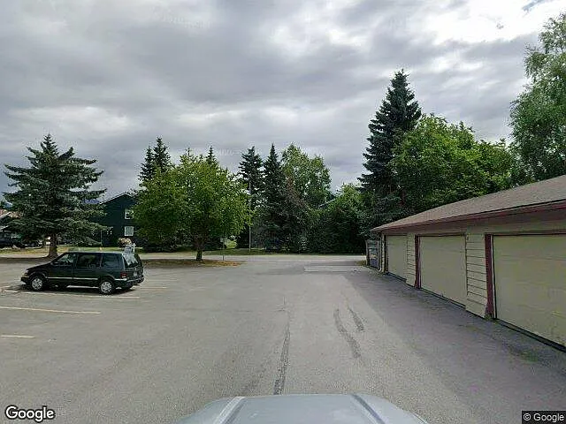 Exterior Neighborhood (street photo)