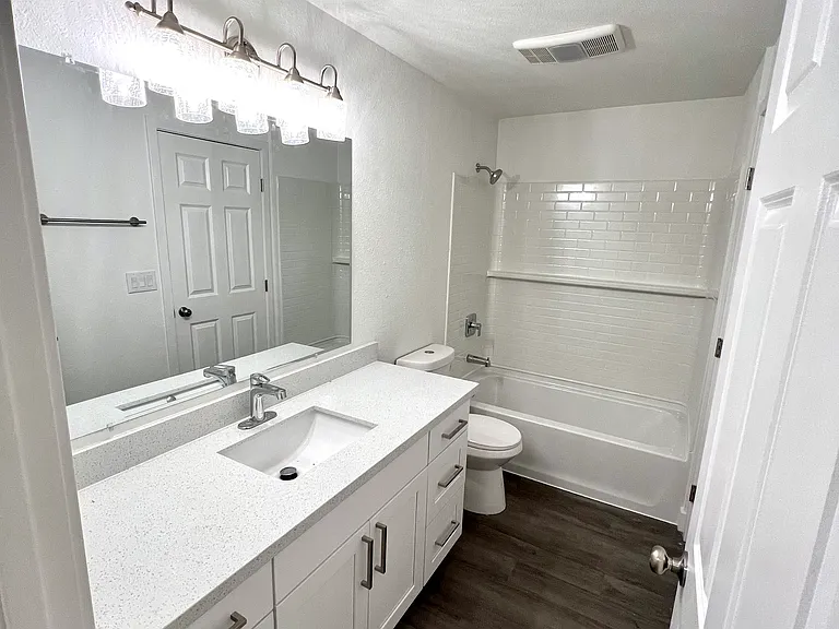 504 Kendall St — Photo 14