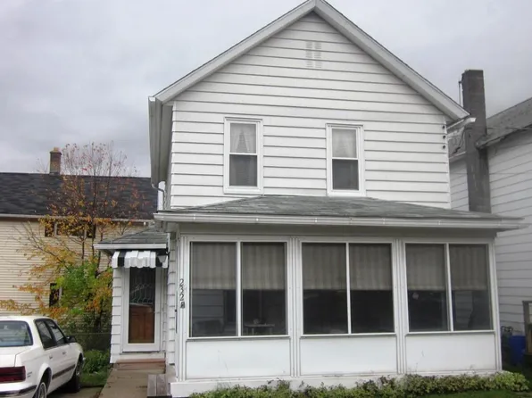 232 3rd St, Blakely, PA 18447